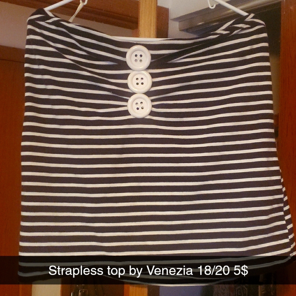 Shoulder less black and white shirt